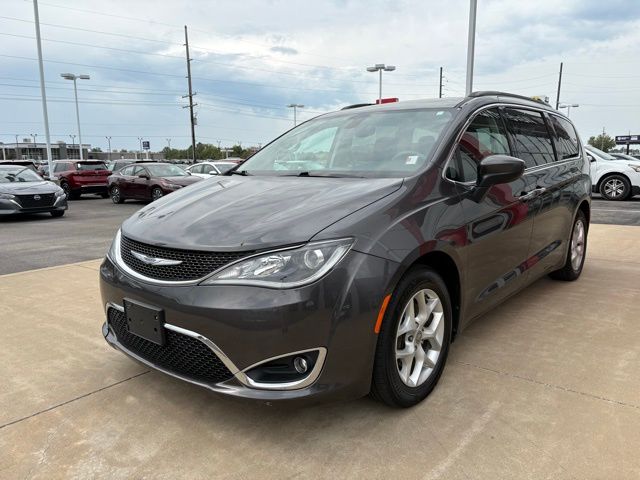 2017 Chrysler Pacifica Touring L photo 4
