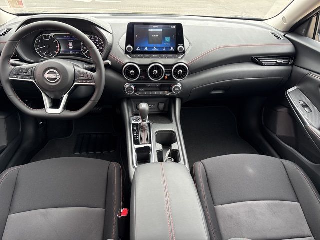 2025 Nissan Sentra SR photo 2