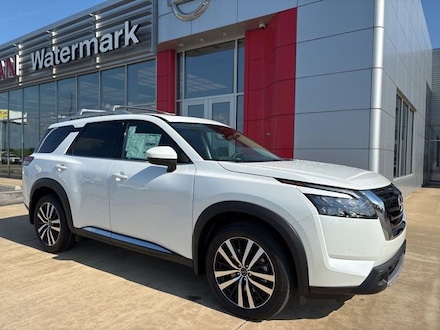 2025 Nissan Pathfinder Platinum SUV