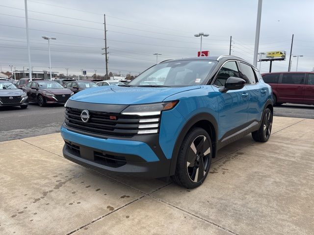 2026 Nissan Kicks SR photo 2