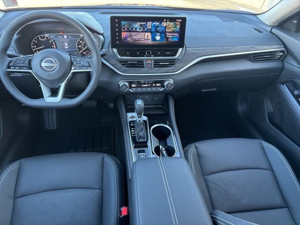 New 2025 Nissan Altima SL Sedan