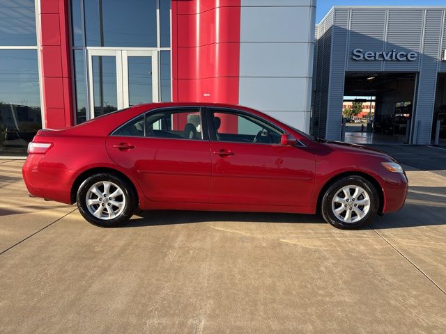 2009 Toyota Camry LE photo 4