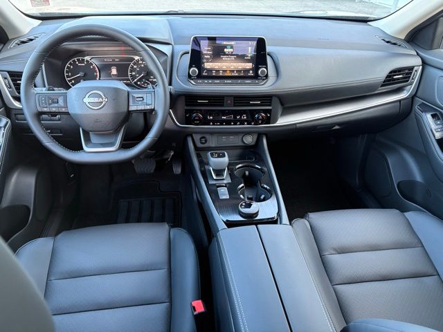 2026 Nissan Rogue SV photo 2