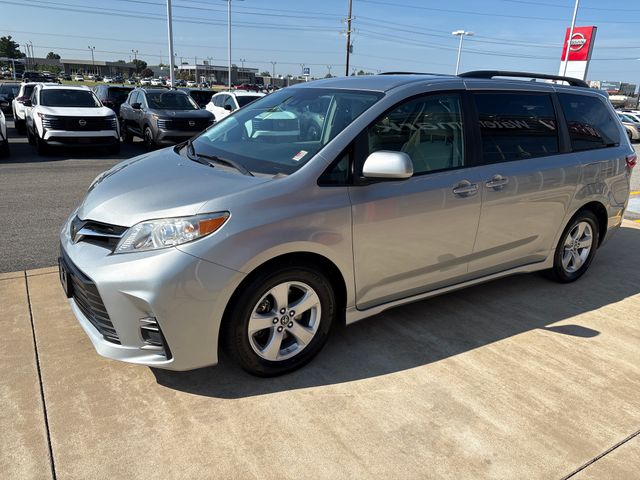 2020 Toyota Sienna LE