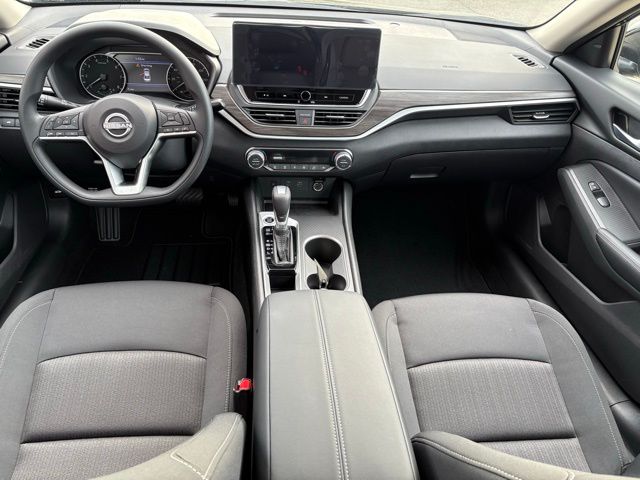 2025 Nissan Altima SV Special Edition photo 2