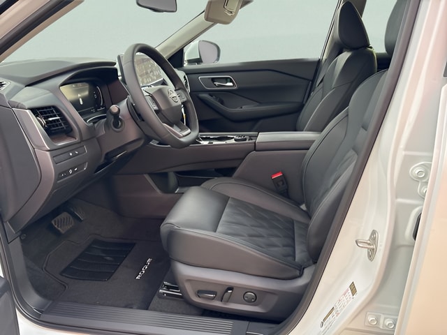 2026 Nissan Rogue Platinum - Photo 7