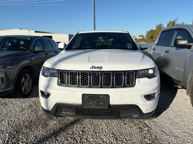 2020 Jeep Grand Cherokee Laredo photo 2