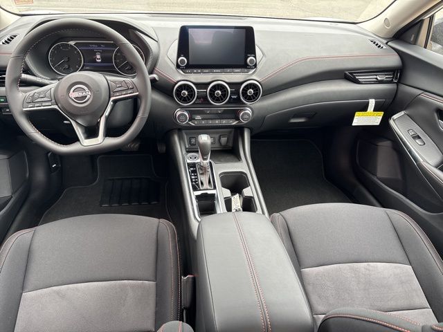 2025 Nissan Sentra SR photo 2