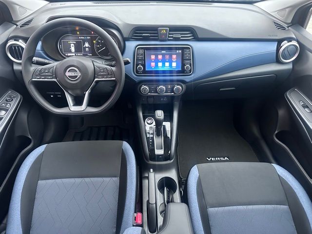 2025 Nissan Versa 1.6 SV photo 2