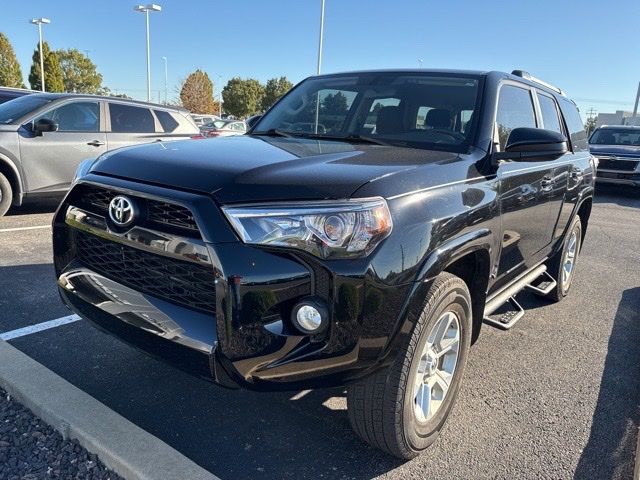 2019 Toyota 4Runner SR5 photo 3