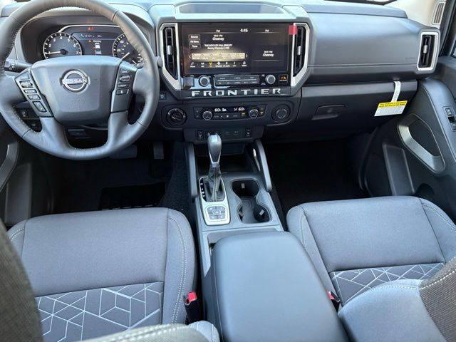 2026 Nissan Frontier SV photo 2