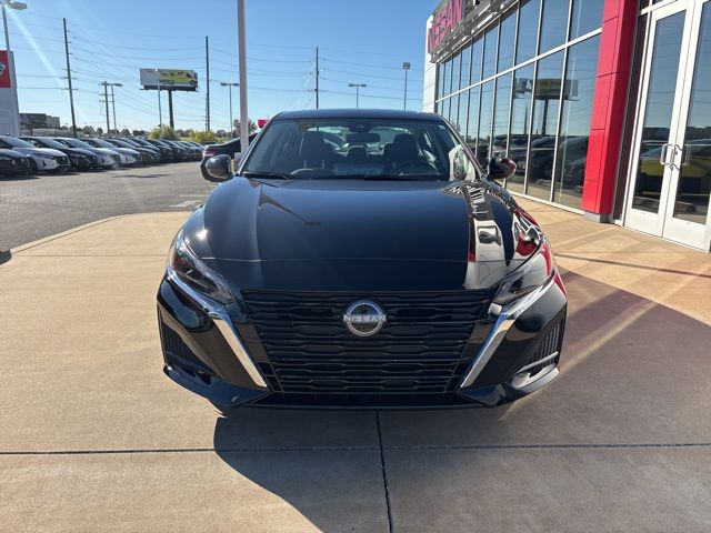 2025 Nissan Altima SV photo 2