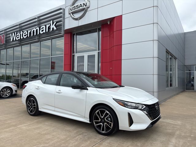 2025 Nissan Sentra SR's photo