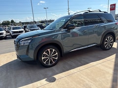 2026 Nissan Pathfinder Platinum SUV