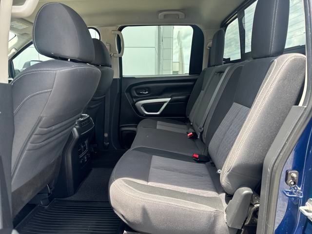 2021 Nissan Titan SV photo 2