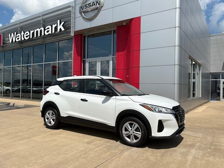 2025 Nissan Kicks Play S SUV