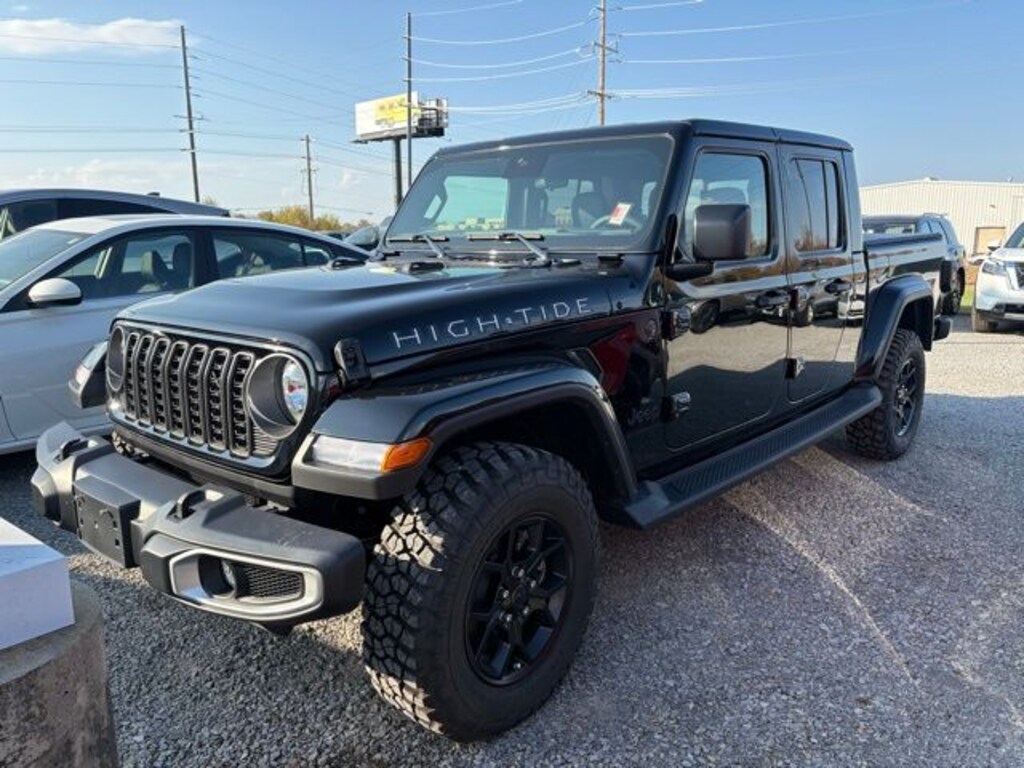 Used 2025 Jeep Gladiator Sport Truck Crew Cab