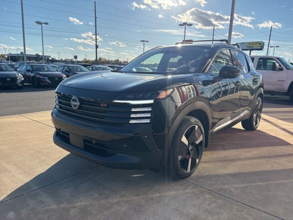 New 2026 Nissan Kicks SR SUV
