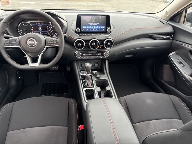 2025 Nissan Sentra SR photo 2