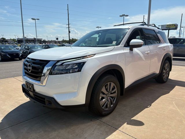 2025 Nissan Pathfinder SV photo 3