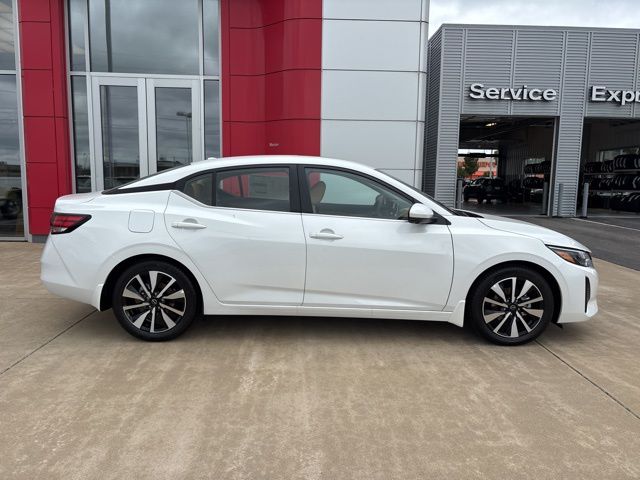 2025 Nissan Sentra SV photo 2