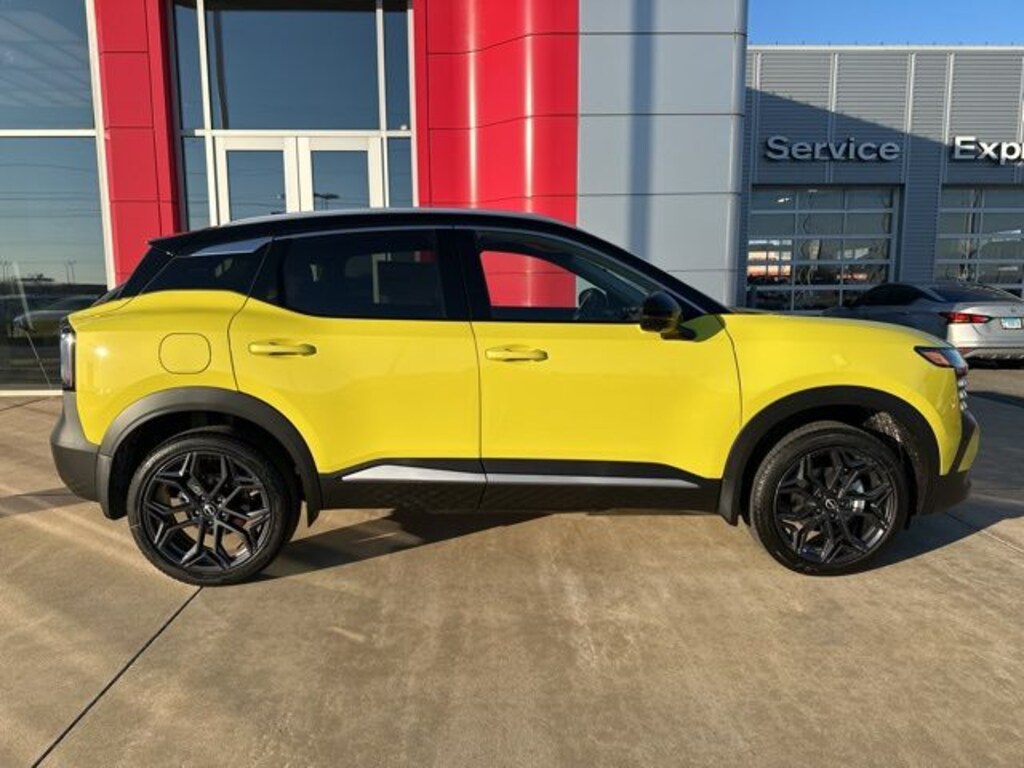 New 2026 Nissan Kicks SR SUV