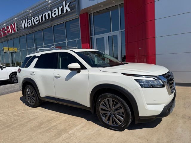 2022 Nissan Pathfinder SL 4WD's photo