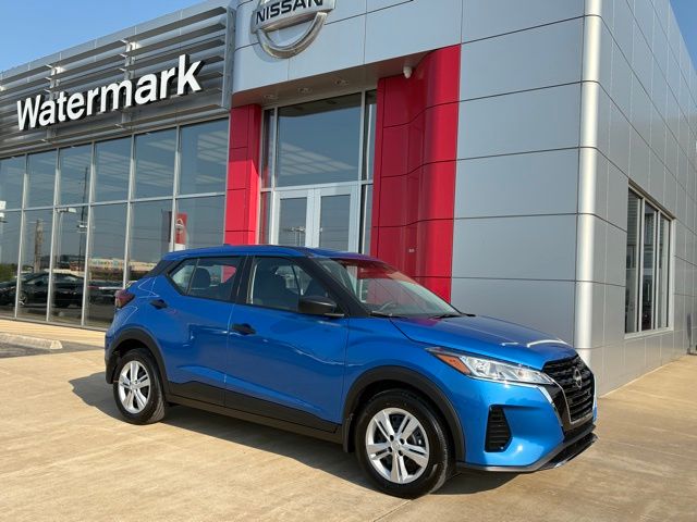 2025 Nissan KICKS PLAY Base's photo