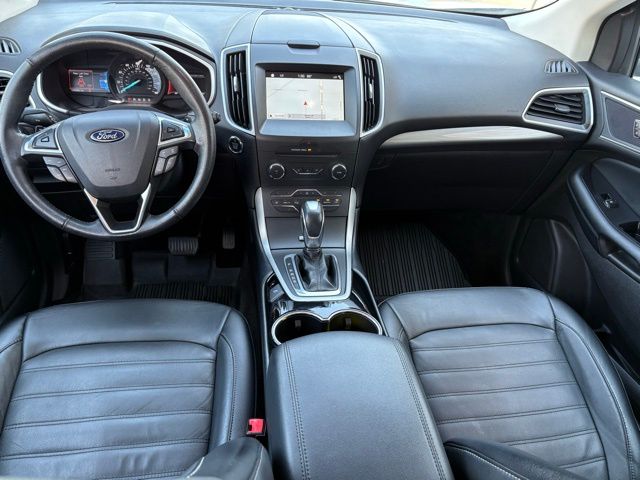 2017 Ford Edge SEL photo 2