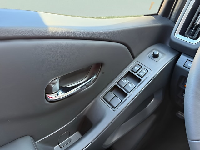 2026 Nissan Frontier SV - Photo 11
