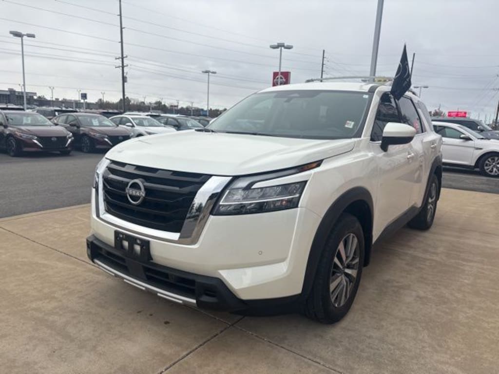 Certified 2024 Nissan Pathfinder SL SUV