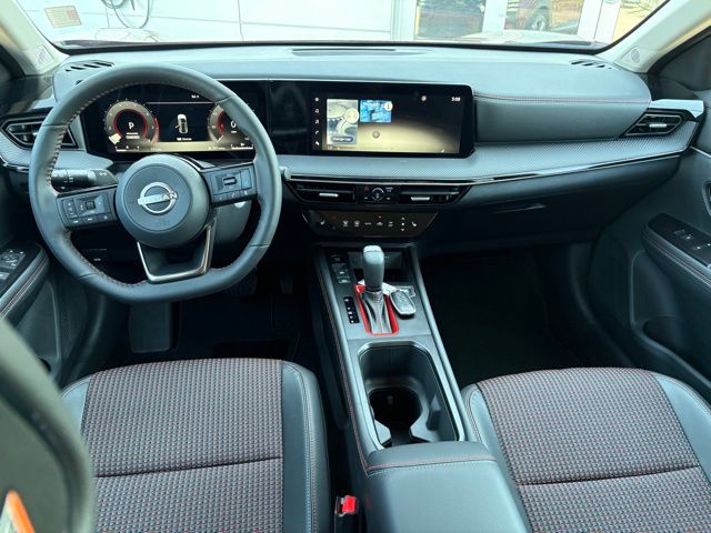 2025 Nissan Kicks SR photo 2