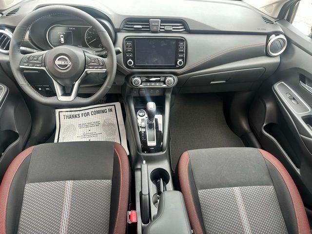 2025 Nissan Versa 1.6 SR photo 2