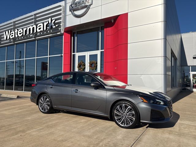 2025 Nissan Altima SL's photo