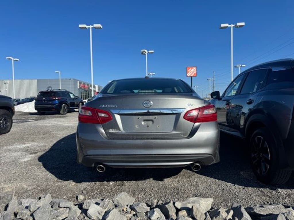 Used 2018 Nissan Altima 2.5 SV Sedan