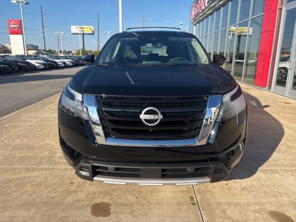 New 2025 Nissan Pathfinder Platinum SUV