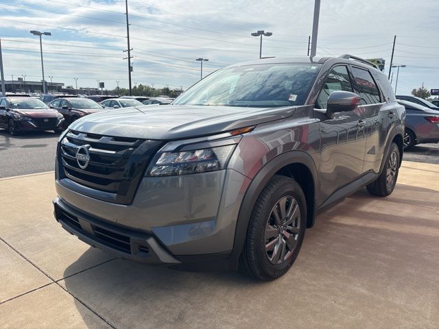 2025 Nissan Pathfinder SV photo 2