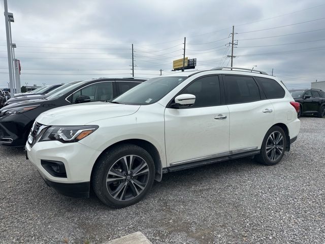 2017 Nissan Pathfinder Platinum 4WD's photo