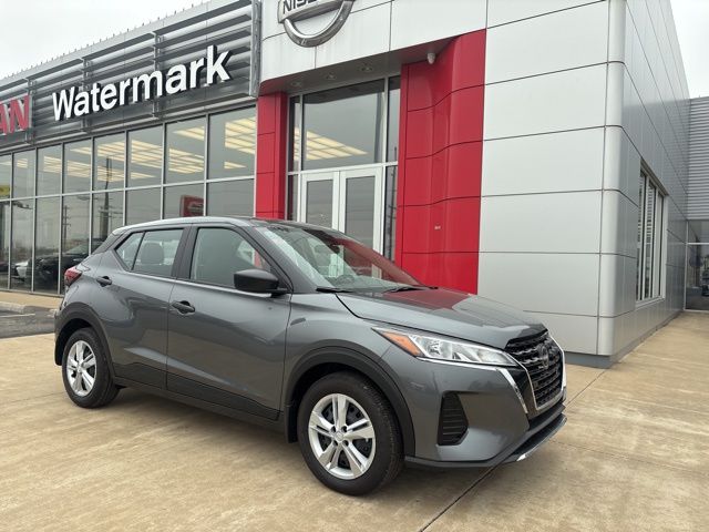 2025 Nissan KICKS PLAY Base's photo