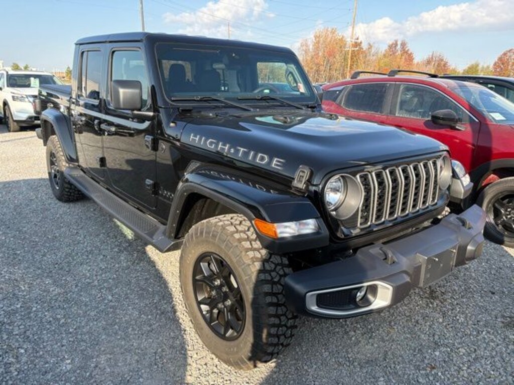 Used 2025 Jeep Gladiator Sport Truck Crew Cab