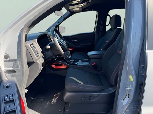 2025 Nissan Frontier PRO-4X - Photo 11