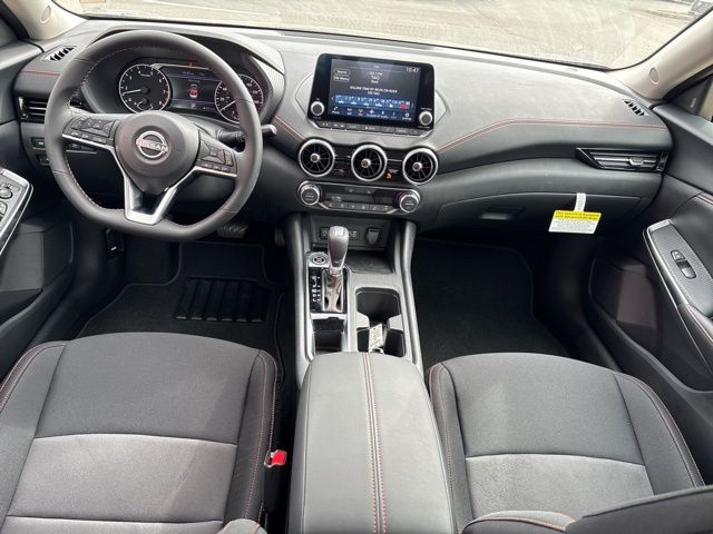 2025 Nissan Sentra SR photo 2