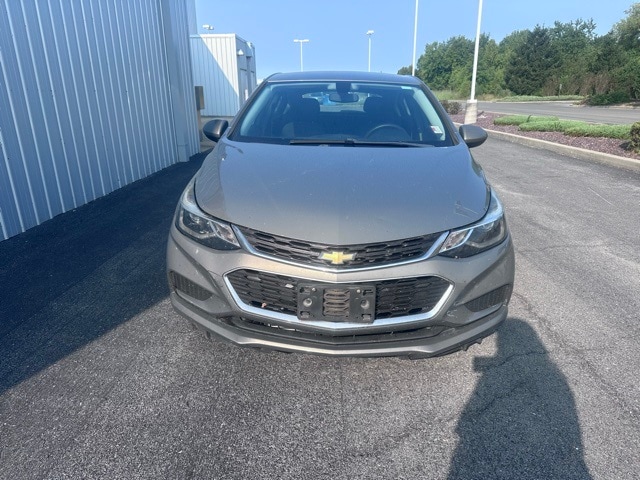 Used 2017 Chevrolet Cruze LT with VIN 3G1BE6SM9HS592198 for sale in Marion, IL