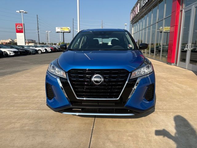 2025 Nissan Kicks Play S photo 3