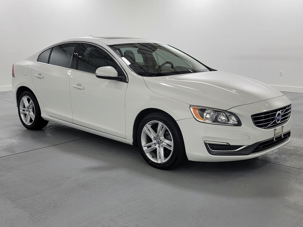 2015 Volvo S60 T5 Premier photo 2