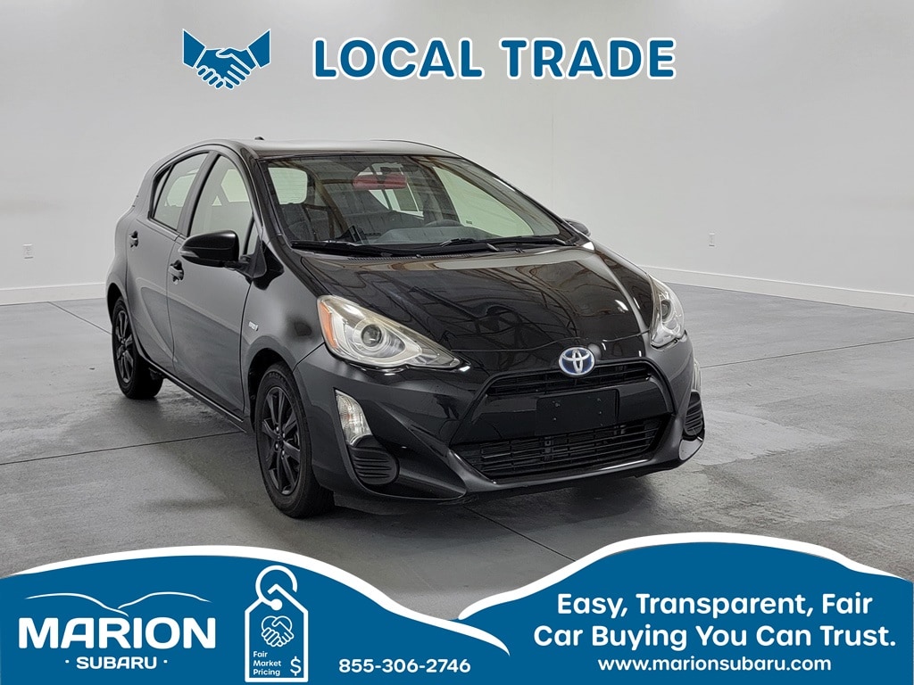 2016 Toyota Prius c Persona Series's photo