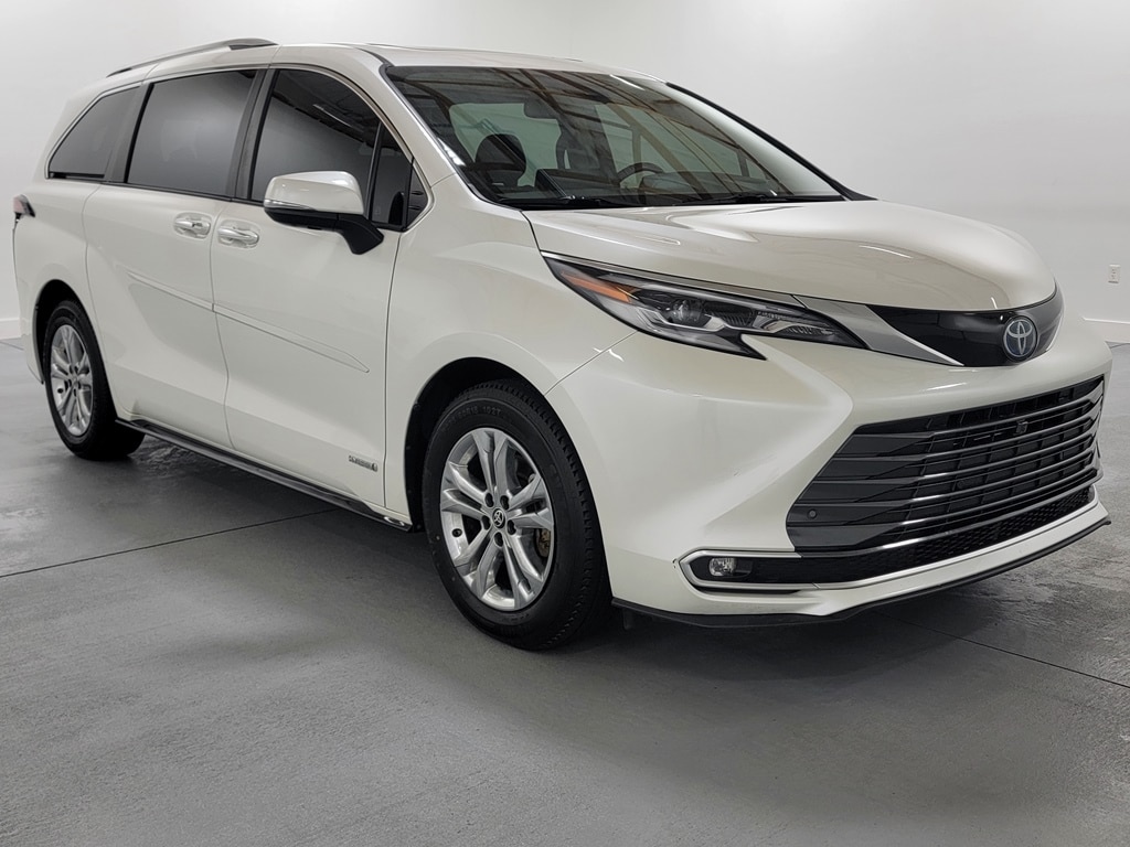 Used 2021 Toyota Sienna Platinum with VIN 5TDESKFC6MS020981 for sale in Marion, IL