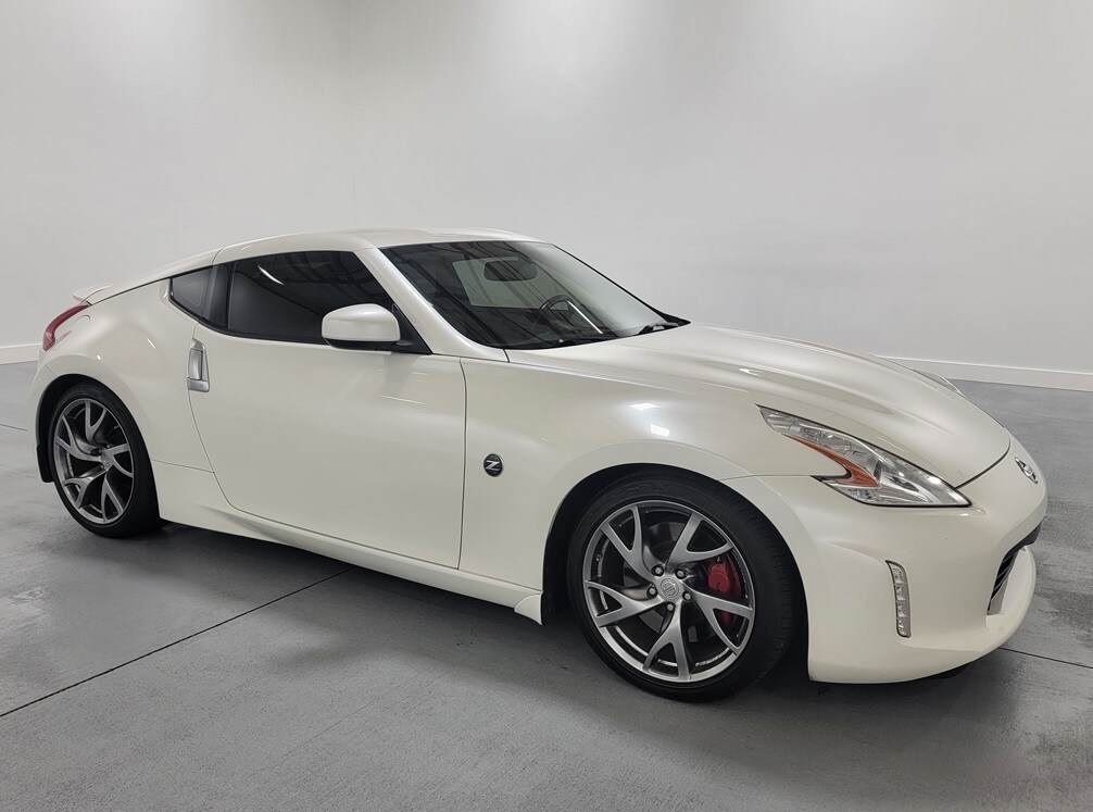 Used 2013 Nissan 370Z Coupe Touring with VIN JN1AZ4EH7DM384117 for sale in Marion, IL