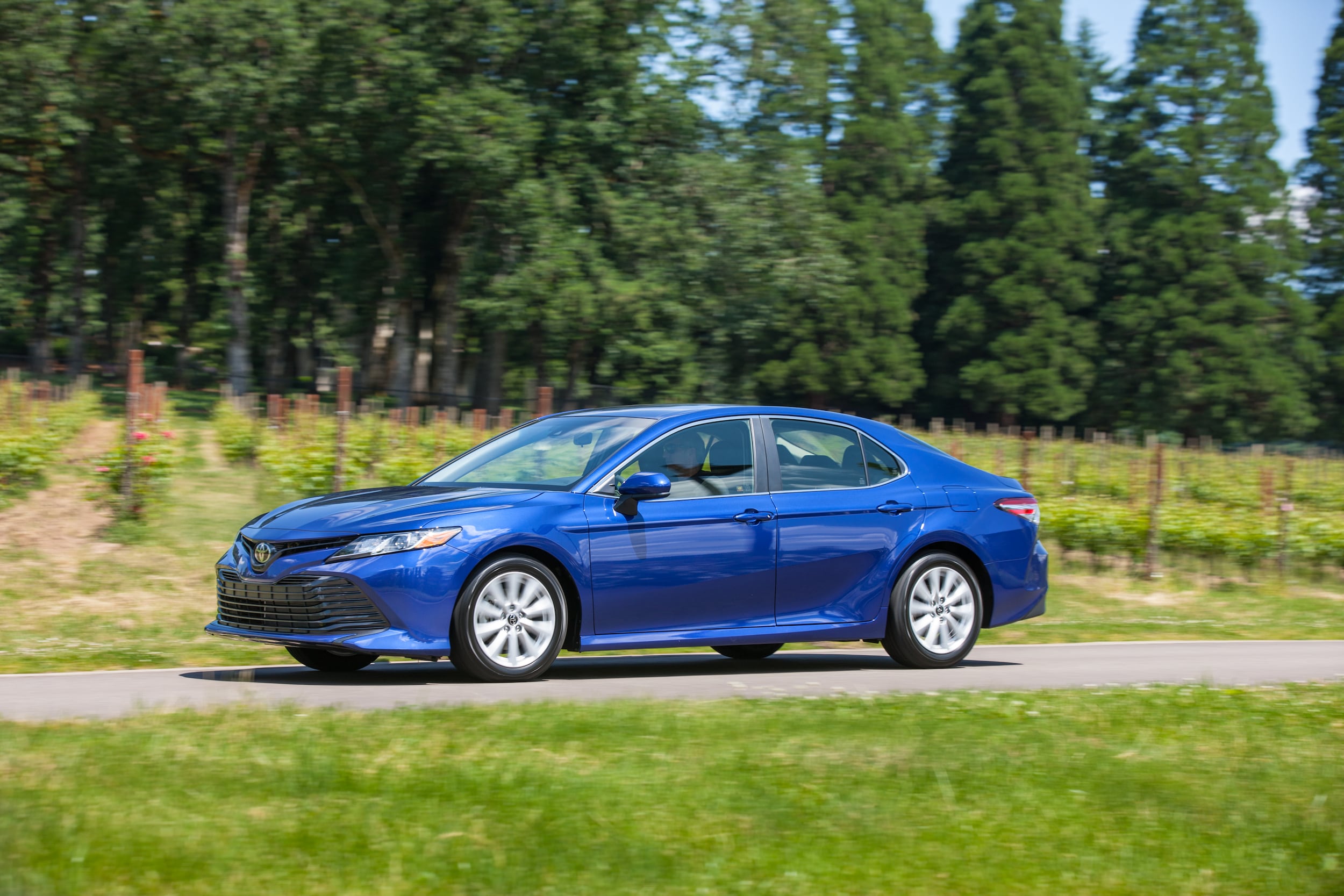 2018_Toyota_Camry_LE_05_111210DC43ABB650B1109306CF355622660DB231.jpg