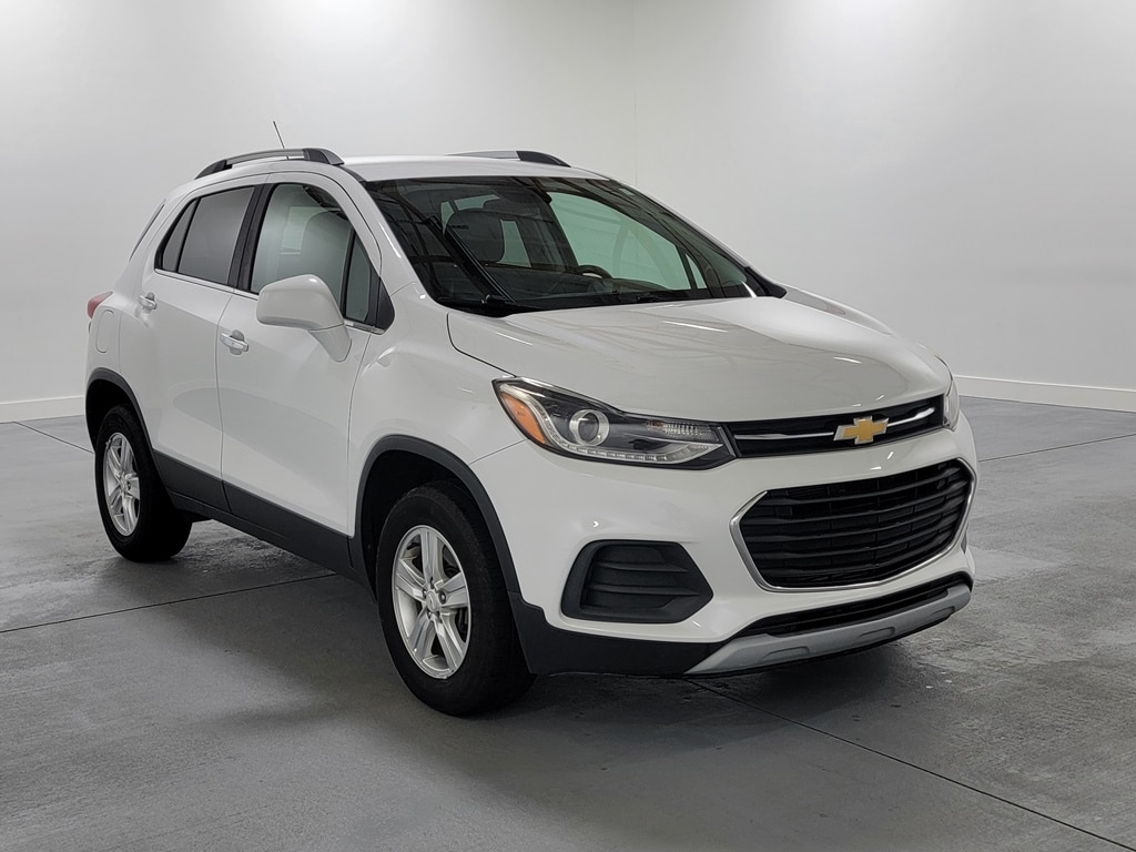Used 2018 Chevrolet Trax LT with VIN KL7CJPSB7JB612927 for sale in Marion, IL